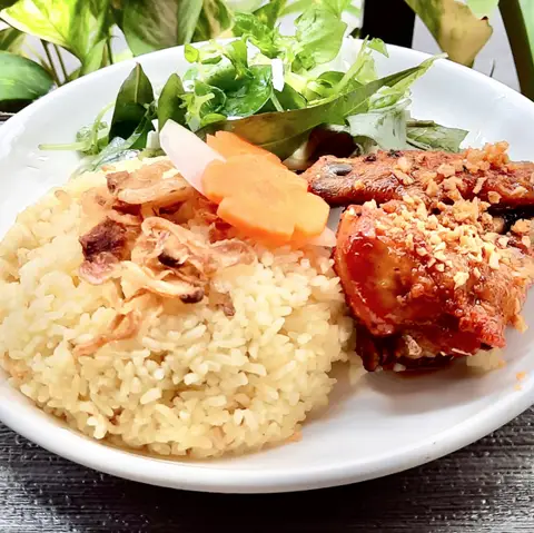Hình ảnh Cơm Gà Mắm Gừng & Mì Trộn Đêm 24h - Huỳnh Đình Hai
