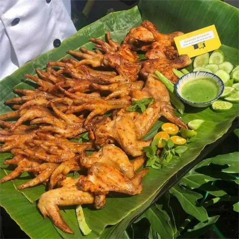 Hình ảnh Cút Chiên Bơ & Chân Gà Nướng Nấm Jum - Trương Thị Hoa