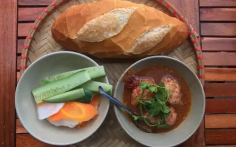 Hình ảnh Bánh Mì Xíu Mại Chén A8 - Nguyễn Văn Quá