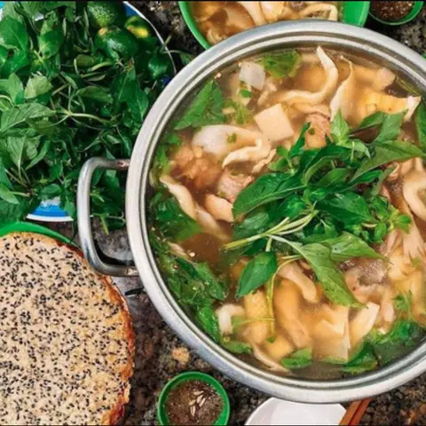 Hình ảnh Lẩu Gà Lá É Tao Ngộ 2 - Đặng Thúc Vịnh