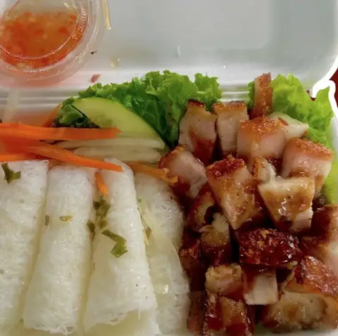 Hình ảnh Bánh Mì & Bánh Hỏi Heo Quay A Hùng - Lê Văn Sỹ