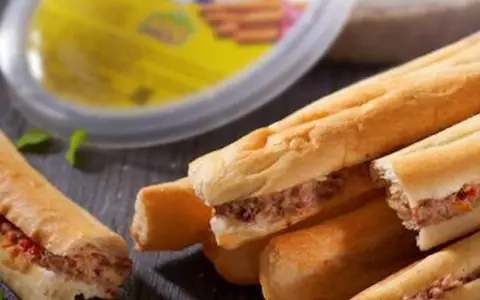 Hình ảnh Bánh Mì Que Pháp & Bánh Bắp Hàn Quốc - Tops Market Âu Cơ