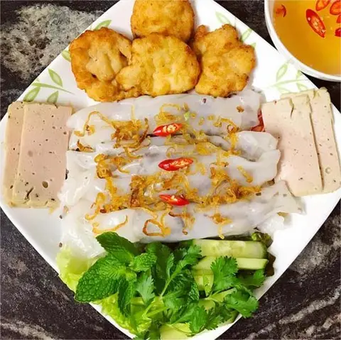 Hình ảnh Gia Bách - Bánh Cuốn & Chả Mực Hạ Long - Đường Chợ Lớn