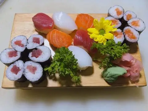 Hình ảnh Tsukimi Sushi - Tô Ngọc Vân