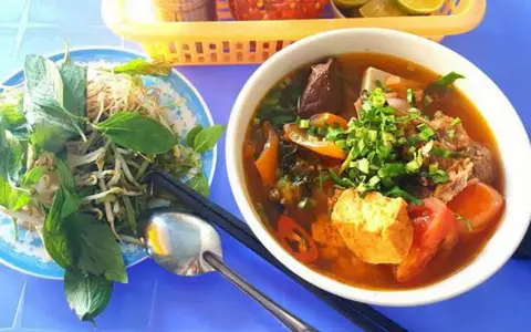 Hình ảnh Bún Riêu Nguyễn Cảnh Chân - Trần Hưng Đạo