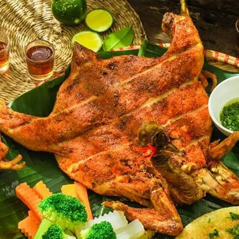 Hình ảnh Gà Nướng Muối Ớt 180 - Phan Văn Hớn