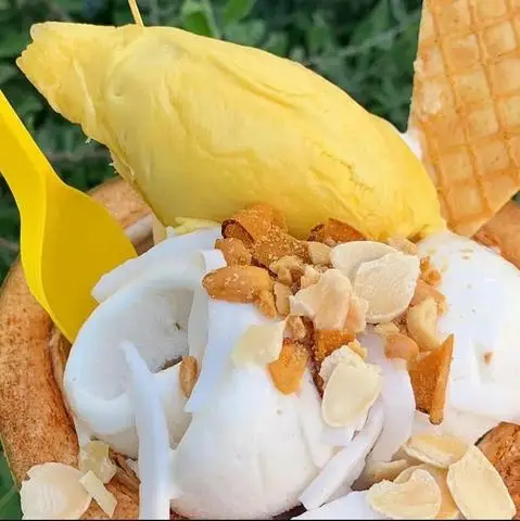 Hình ảnh Kem Dừa Chế 2 - Huỳnh Văn Bánh