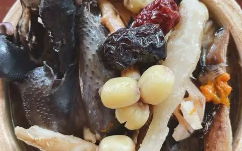 Hình ảnh Gà ác XuKa - Lê Văn Lương