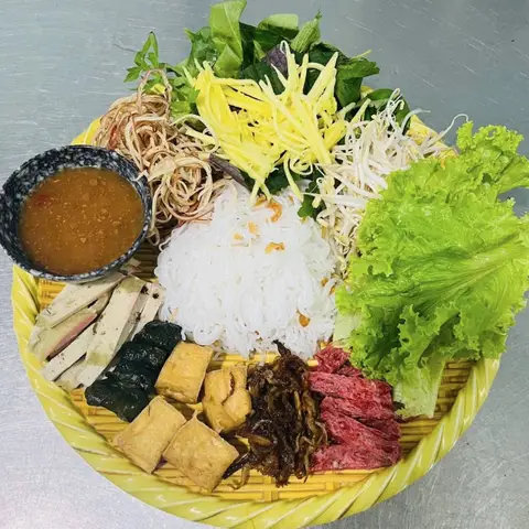 Hình ảnh Chay Diệu Nhân - Linh Đông