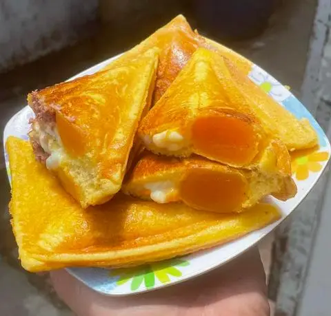 Hình ảnh Mon Milk Tea & Hotdog - Bùi Văn Ba