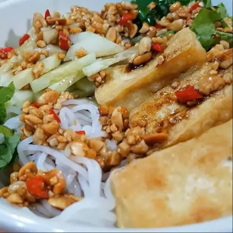 Hình ảnh Bún Xì Dầu Tỏi - Quách Văn Tuấn