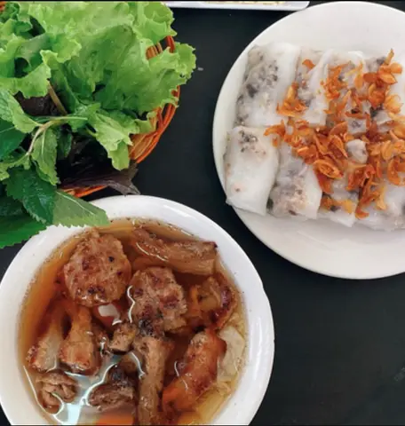 Hình ảnh Bánh Cuốn Nóng Gà Tần - Quỳnh Lôi