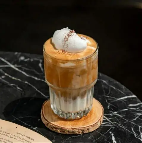 Hình ảnh Tiệm Cafe Lạ - Nguyễn Chí Thanh