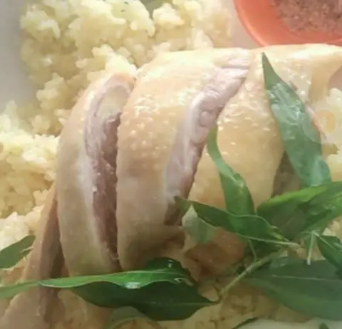 Hình ảnh Cơm Gà Ta – Bùi Viện