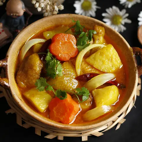 Hình ảnh Cari Út Hiền - Cà Ri Nước Cốt Dừa & Mì Trộn - Mai Xuân Thưởng