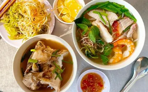 Hình ảnh Cô Út - Bún Nước Lèo Sóc Trăng - Hoàng Hoa Thám