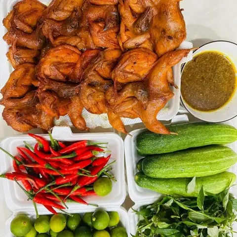 Hình ảnh Cút Chiên Bơ - Phạm Văn Chiêu