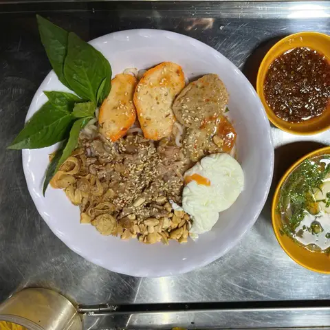 Hình ảnh Bún Bò Đêm 909 - Tạ Quang Bửu