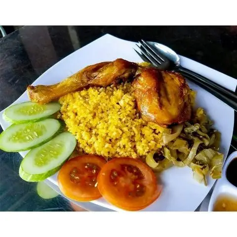 Hình ảnh Cơm Gà Xối Mỡ Huỳnh Ký - Nguyễn Văn Thương