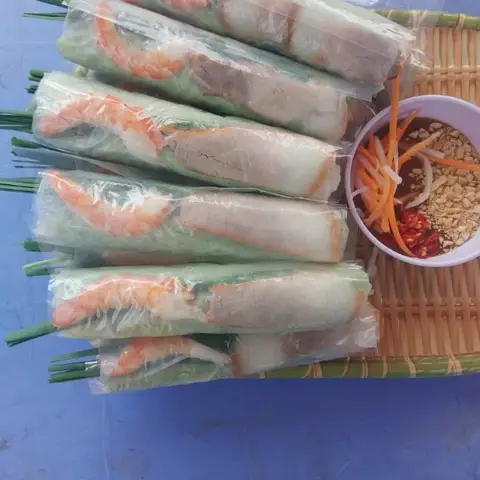 Hình ảnh Gỏi Cuốn Bích Thủy - Lã Xuân Oai