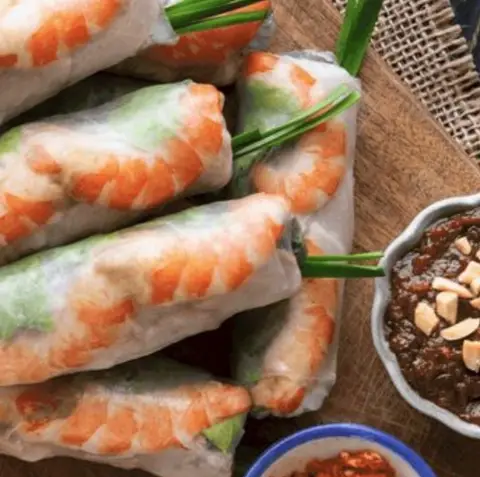 Hình ảnh Bích Ngọc - Gỏi Cuốn & Hột Vịt - Tên Lửa