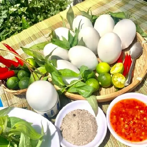 Hình ảnh Hột Vịt Lộn - Quốc Lộ 22