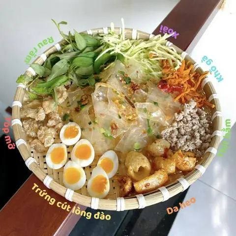 Hình ảnh Nhà Bông - Bánh Tráng Trộn Trứng Lòng Đào - Đường 17