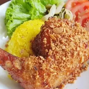 Hình ảnh Cơm Gà Xối Mỡ - Tô Hiến Thành
