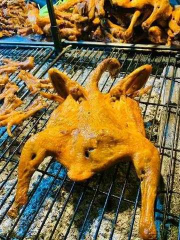 Hình ảnh Gà nướng - Lòng Nướng - Ung Văn Khiêm