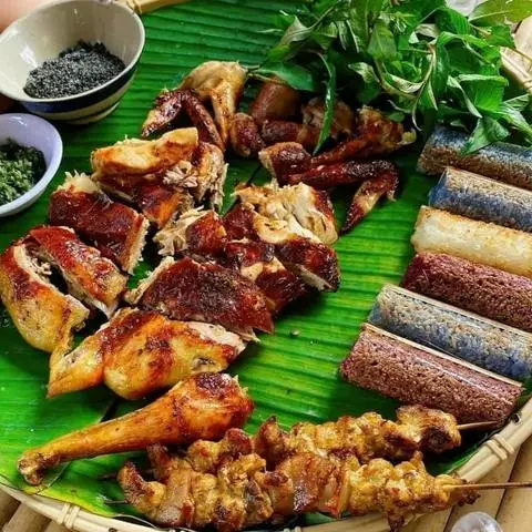 Hình ảnh Gà Nướng & Cơm Lam - Trần Não