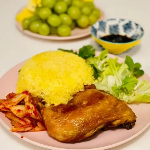 Hình ảnh Cơm Gà Xối Mỡ A Đù - Nguyễn Hữu Cảnh