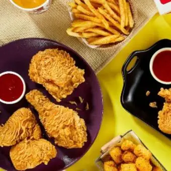 Hình ảnh Hot Space Chicken - Gà Rán Khổng Lồ - Nguyễn Thái Bình