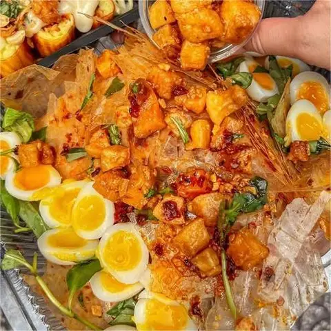 Hình ảnh Bé Pom - Bánh Tráng Trộn - Đặng Thùy Trâm