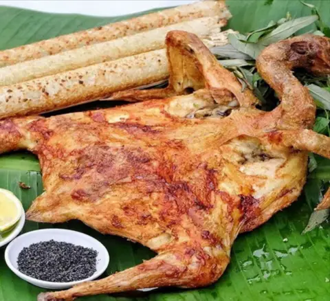 Hình ảnh Hai Chị Em - Gà Nướng Cơm Lam - 268 Tô Ký
