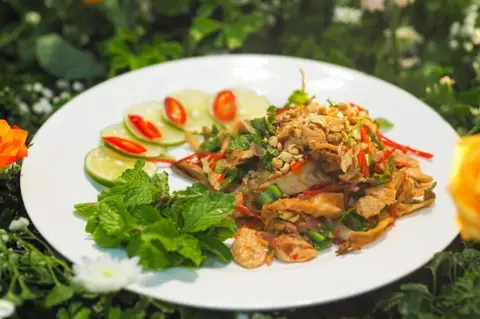 Hình ảnh 100% Thuần Thực vật - Bún Nấm & Gỏi Nấm - Hoà Hưng