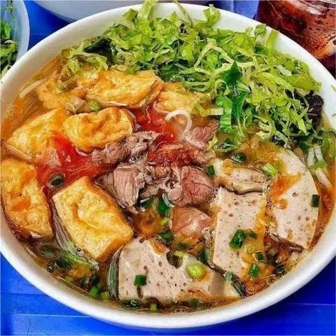 Hình ảnh Gánh Bún Riêu Miền Tây - Cách Mạng Tháng 8