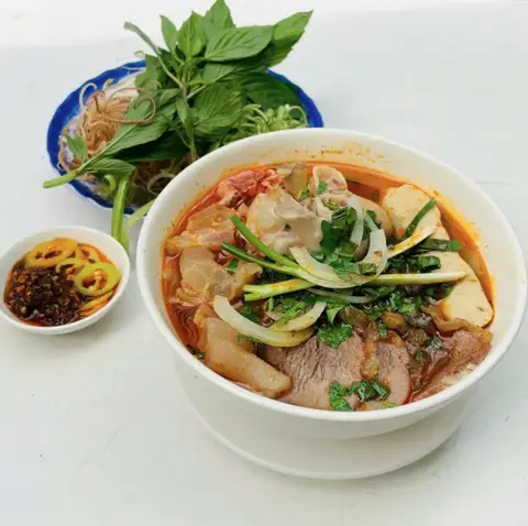 Hình ảnh Bún Bò Huế O Xuân - Thích Quảng Đức