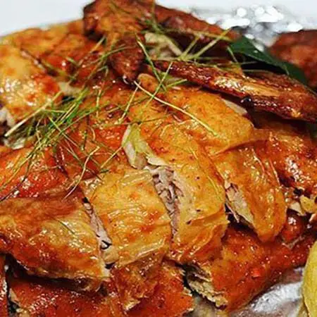 Hình ảnh Gà Nướng Cô Bảy - Đỗ Xuân Hợp