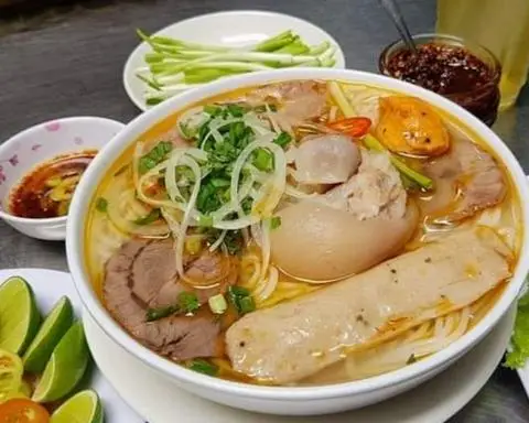 Hình ảnh Bún Bò - Bến Bình Đông