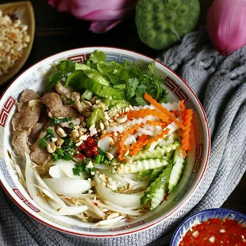 Hình ảnh Bún Thịt Xào Thủy - Bùi Minh Trực