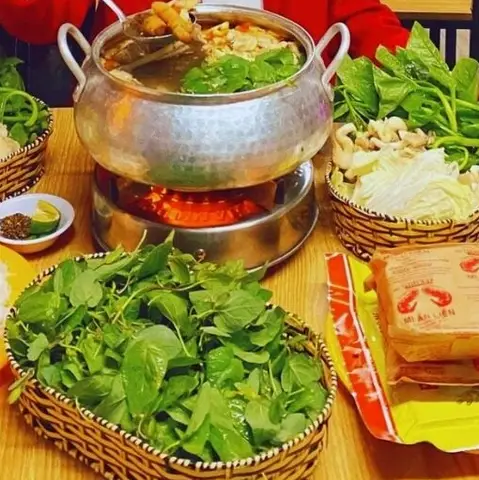 Hình ảnh Lẩu Gà Lá Sâm - Nguyễn Xiển