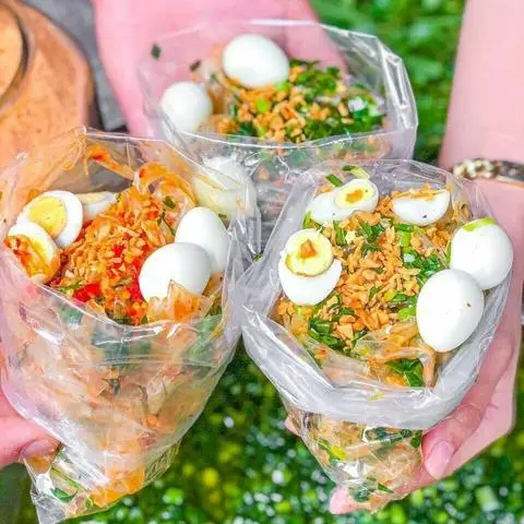 Hình ảnh Bánh Tráng Trộn Mỡ Hành & Tóp Mỡ Cô Hiền - Chế Lan Viên