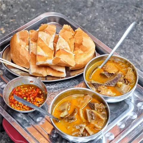 Hình ảnh Phá Lẩu Bò - Hương Lộ 2
