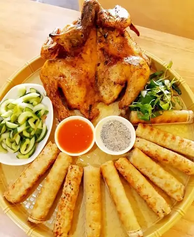 Hình ảnh  Gà Nướng Dì Ba - Cơm Lam & Bánh Bao - Đình Phong Phú