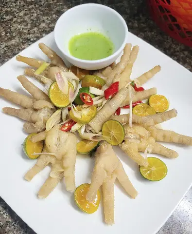 Hình ảnh Chân Gà Sốt Thái Thiên Nga - Ấp Hưng Lân