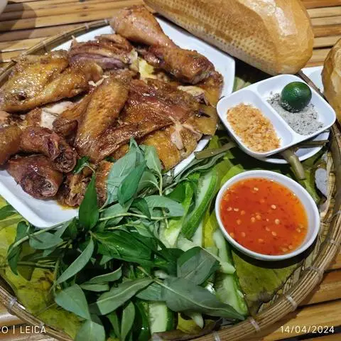 Hình ảnh Con Gà Nướng - Thành Thái