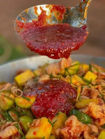 Hình ảnh Gà Ủ Muối & Sốt Thái V. I. P FOOD - Phan Đình Phùng
