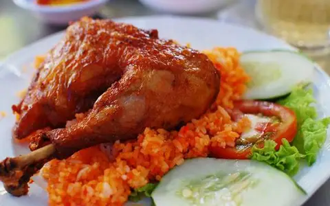 Hình ảnh Cơm Gà Xối Mỡ Hương - Đường Số 29