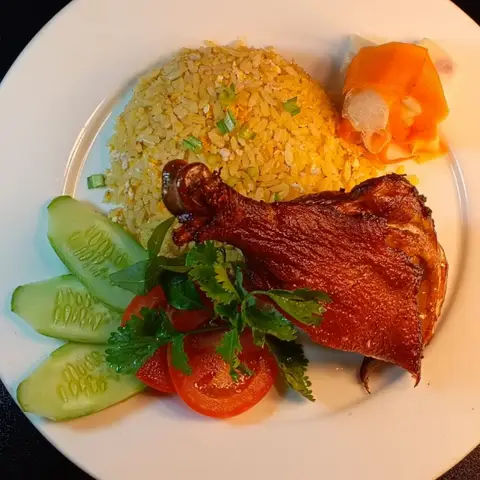 Hình ảnh Cơm Chiên Sườn Quay Chảo Ba Quân - Pasteur