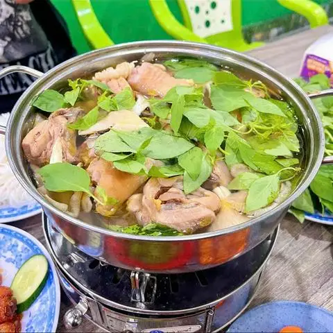 Hình ảnh Lẩu Gà Lá É Tao Ngộ Quán - Âu Cơ